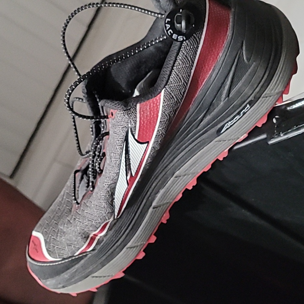 Altra mens 10